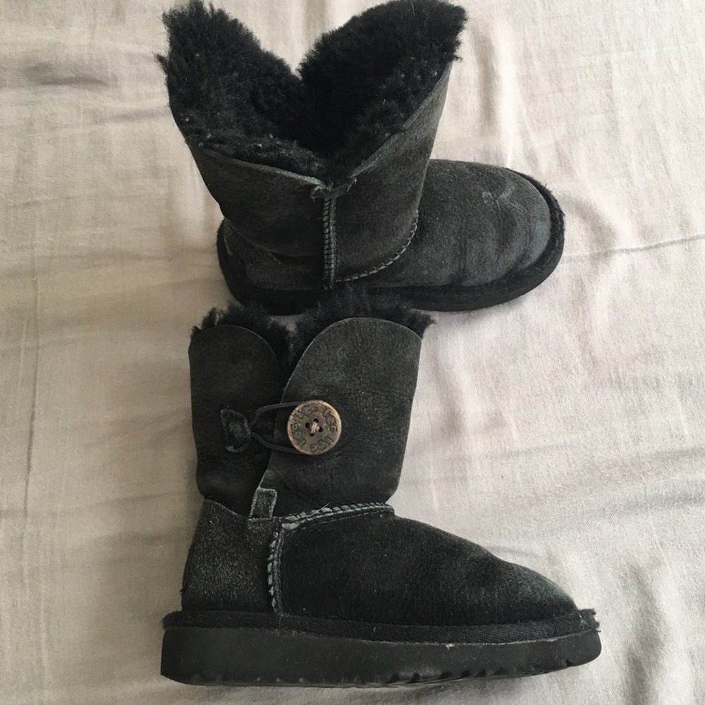 Unisex uggs toddler 8